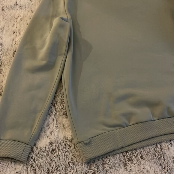 Calvin Klein *NWT* Sweater in Large Desert Sage - Picture 10 of 10